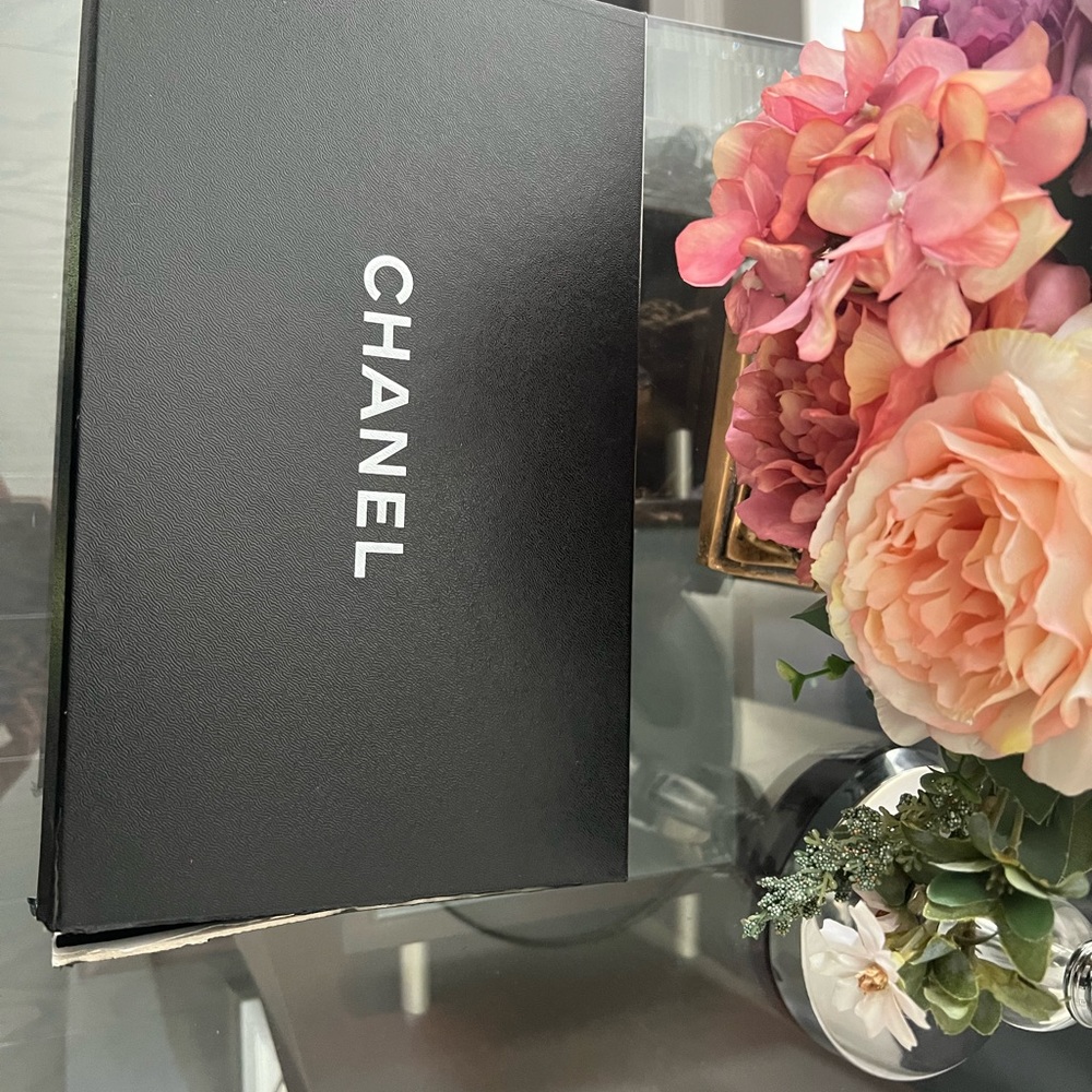Women Chanel mule, never worn